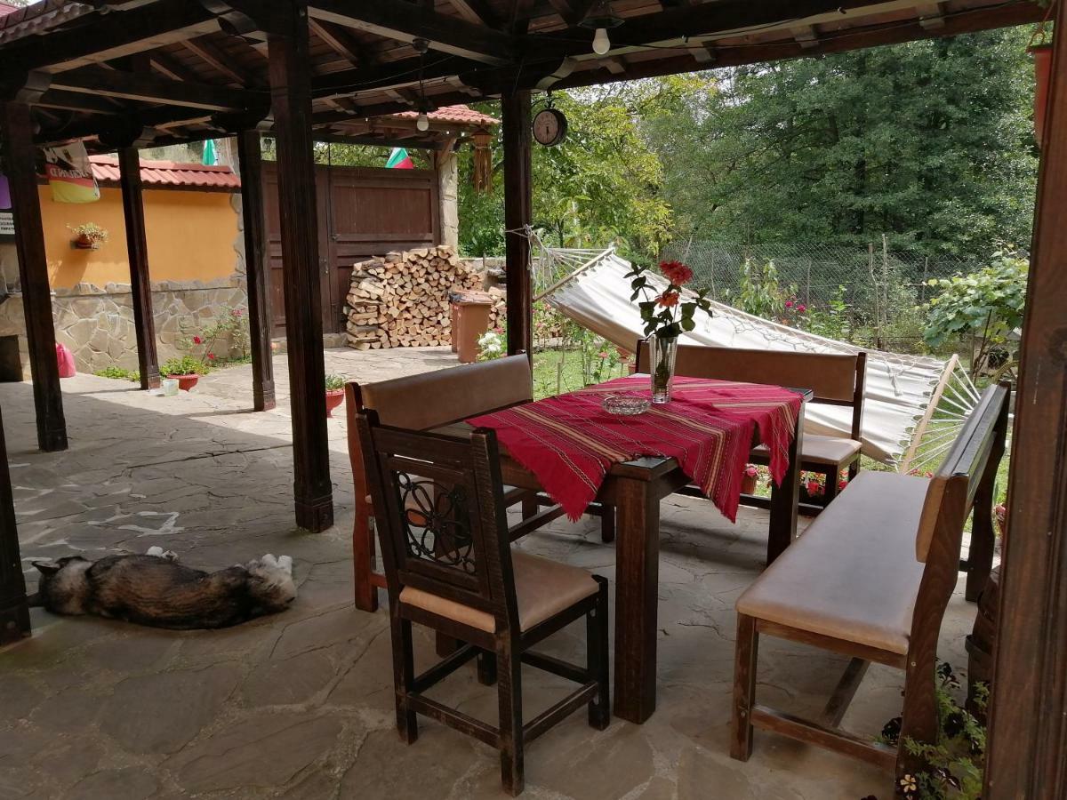 Guest House Tsveti-Trqvna Bangeytsi Extérieur photo